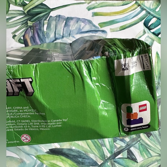 Lego Minecraft The Panda Haven Toy House with Animals NWT - Picture 11 of 11